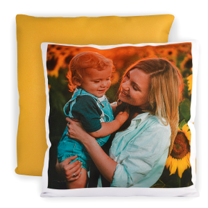 Personalisierbares Fotokissen mit farbiger Rückseite – Dein Design, dein Stil, tolles Geschenk, inkl. Füllung, 40x40cm - Farbe Honiggelb | LOOXIS