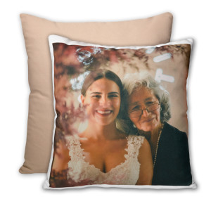 Personalisierbares Fotokissen mit farbiger Rückseite – Dein Design, dein Stil, tolles Geschenk, inkl. Füllung, 40x40cm - Farbe Cappucino | LOOXIS