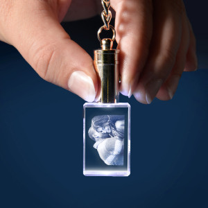 Personalisierter Glasfoto-Schlüsselanhänger mit weisser LED-Beleuchtung, Querformat – Dein Foto als Lasergravur, ein tolles Geschenk | LOOXIS