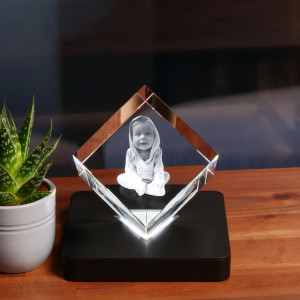 3D Laser Foto – Dein Foto als Glasgravur | Individuelles Geschenk | Würfel auf Ecke stehend | 8x8x8cm | LOOXIS