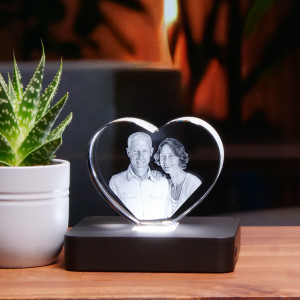 Hochwertiges 3D Glasfoto mit Lasergravur im Glasherz – Individuelles Liebes-Geschenk zum Muttertag oder Valentinstag | 6,5x8x3,5cm | LOOXIS