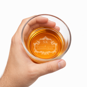 Personalisiertes Whiskyglas mit Bodengravur – individuell gestaltbar mit Name oder Wunschmotiv - Motiv 1 - 250ml - Geschenkidee für Männer | LOOXIS