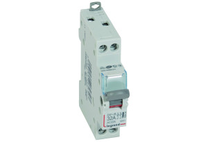 Ραγοδιακόπτης Legrand Dx3, Διπολικός, 32Α, 400V