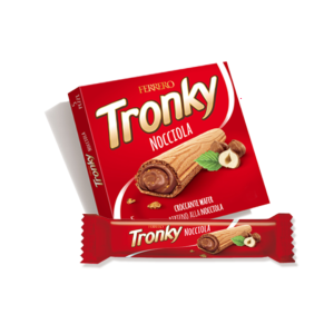 Wafelek z nadzieniem orzechowym 90g Tronky nocciola - Fererro, opakowanie zgniecione
