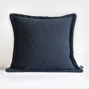 Poszewka dekoracyjna Boucle 40x40 cm granatowa SELSEY
