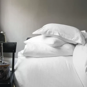Pościel Pure White Stripe Satin Issimo Pure White Stripe Satin 160x200 + 2 szt 50x70 bawełna, Certyfikat Oeko Tex