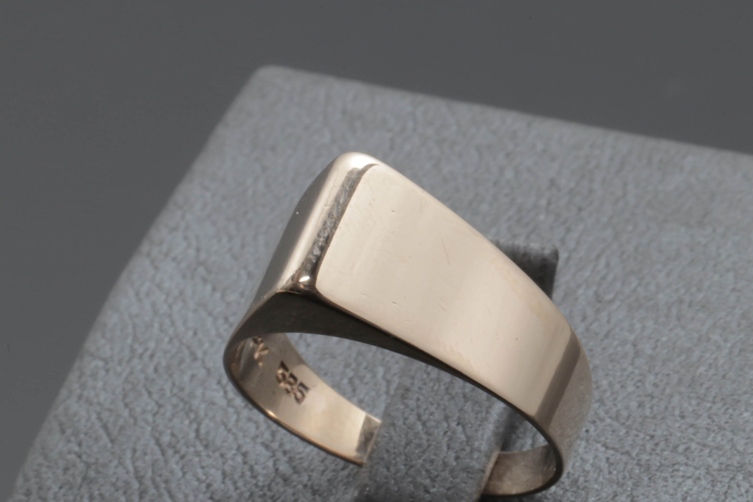 Sero Guld Dame ring i 14 karat guld