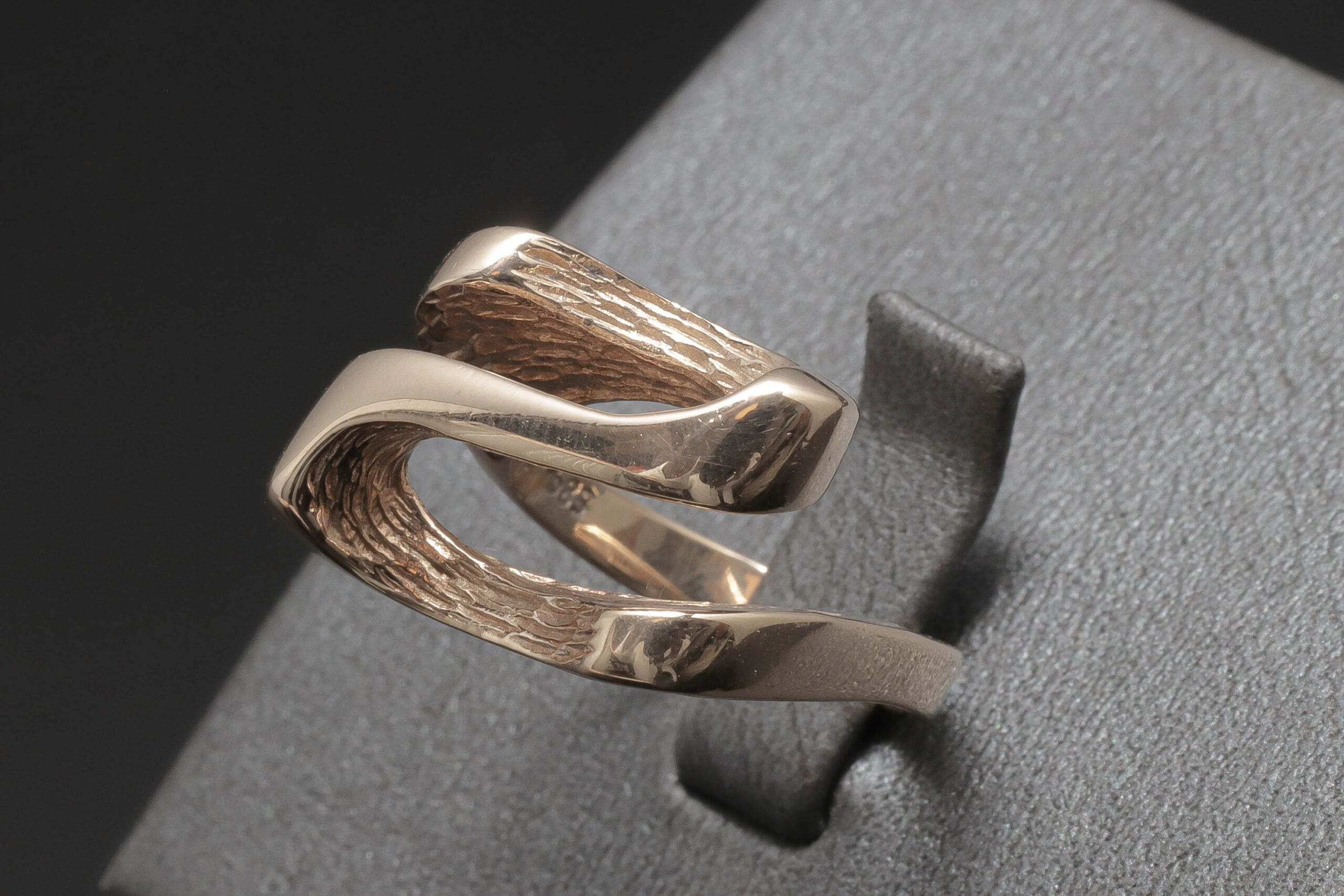 Sero Guld Unik dame ring i 14 karat guld