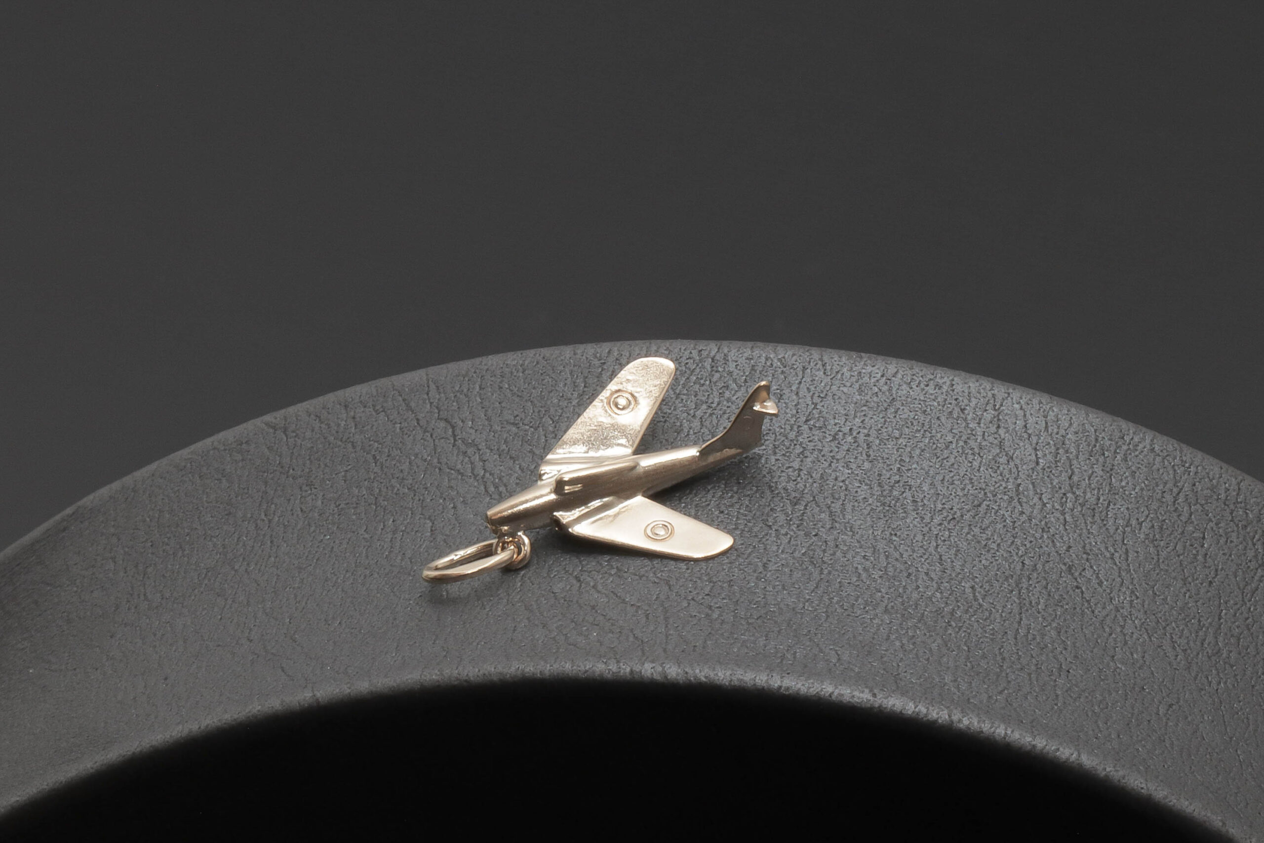 Sero Guld Fly charms i 14 karat guld