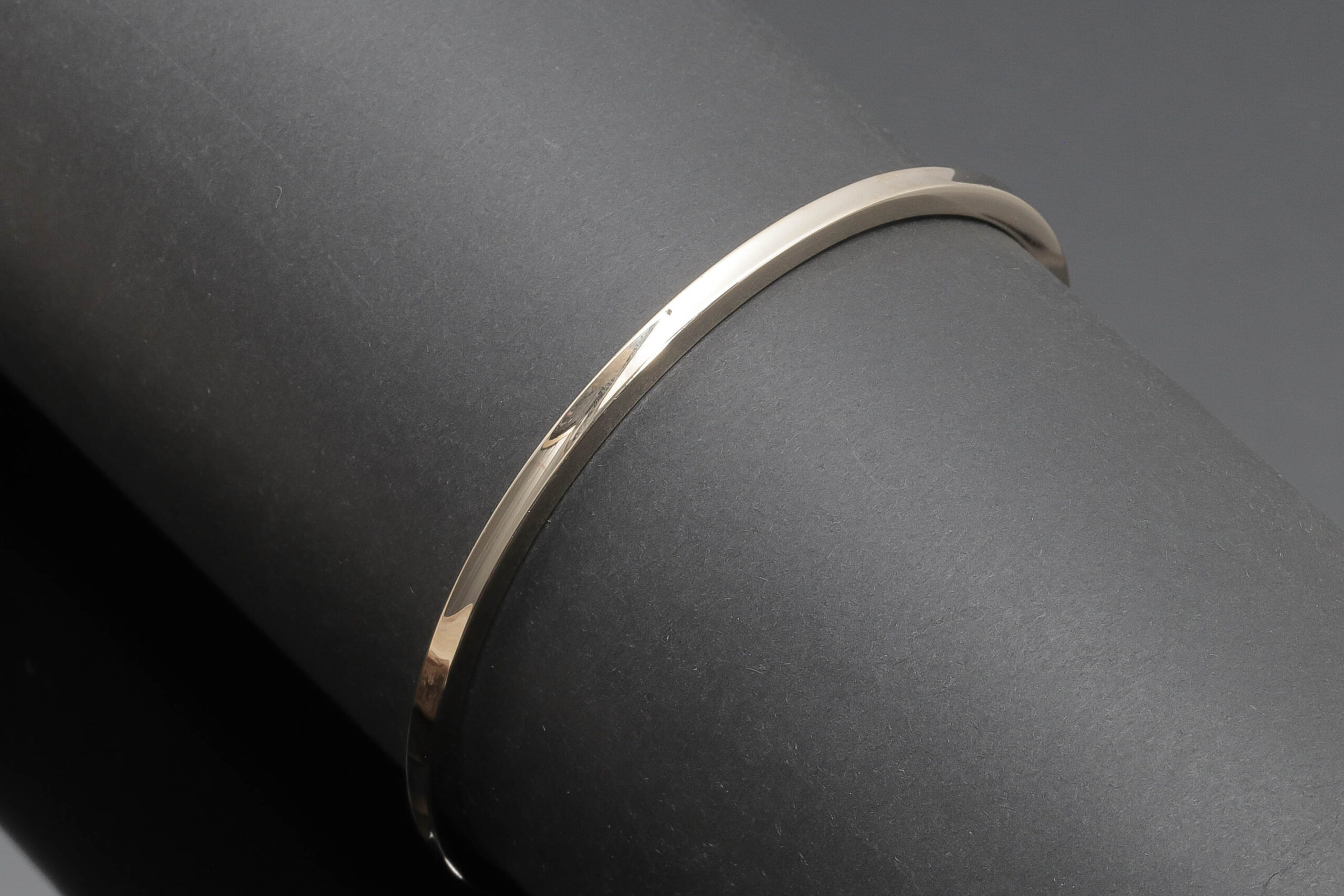 Sero Guld Kvadratisk armring i 14 karat guld