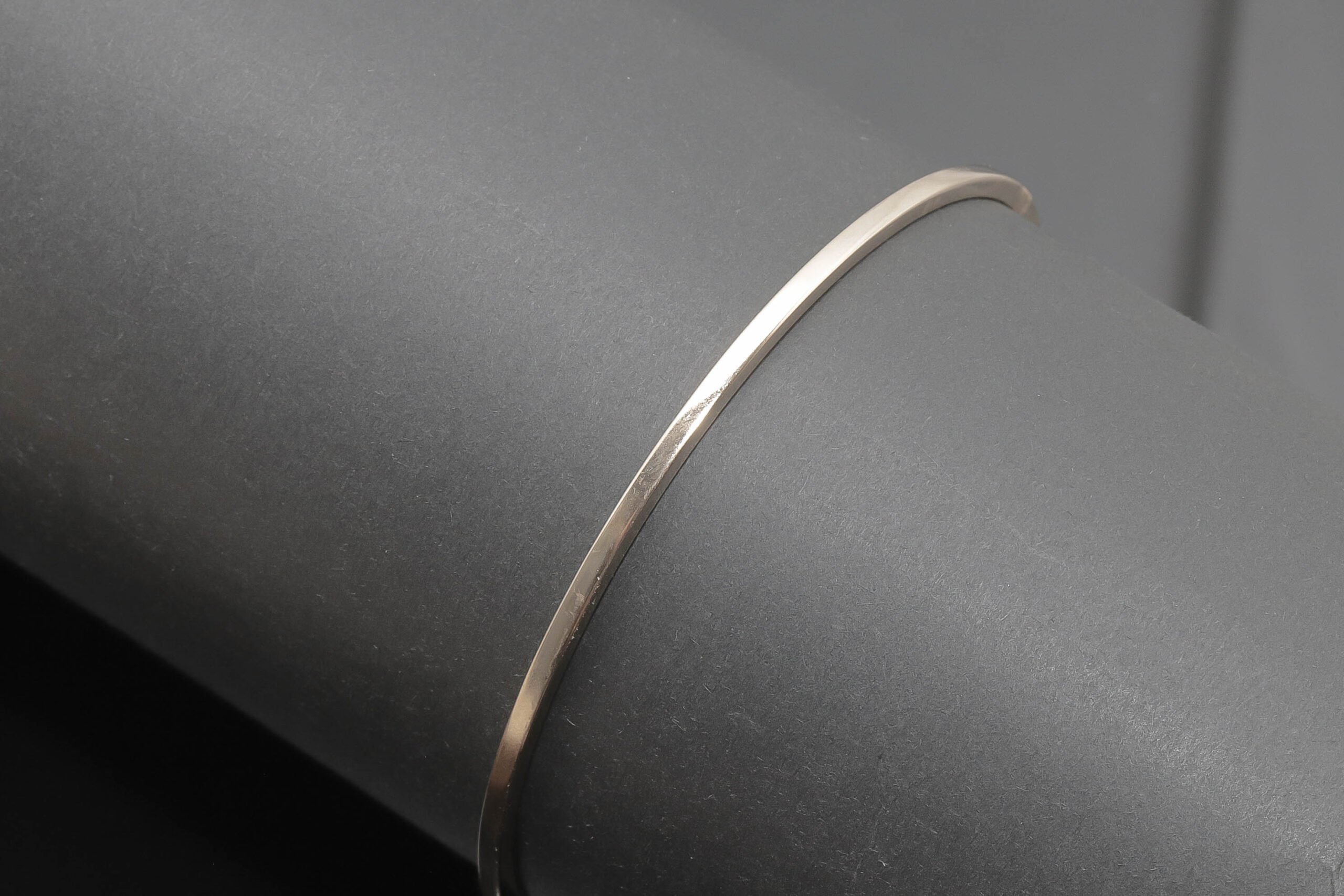 Sero Guld Kvadratisk armring i 14 karat guld