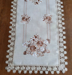 Bieżnik 60x120 w kolorze beżowym z brązowymi różami