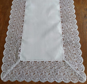 Bieżnik 60x120 w kolorze popielatym z gipiurą z listkami