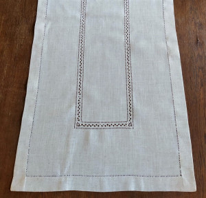 Bieżnik 60x120 w kolorze beżowym z mereżką