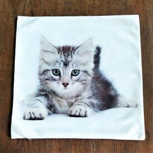 Poszewka dekoracyjna z szarym kotkiem