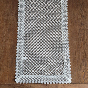 Gipiurowy bieżnik 50x100 w kolorze kremowym
