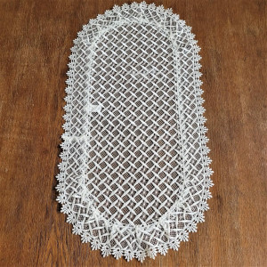 Gipiurowy bieżnik 35x70 w kolorze kremowym