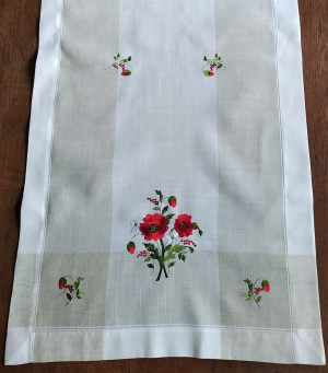 Bieżnik 60x120 w kolorze kremowym z czerwonymi makami