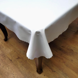 Obrus plamoodporny 110x160 w kolorze białym
