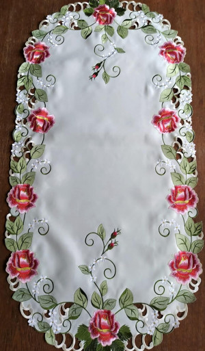 Bieżnik 60x120 w kolorze kremowym z różami