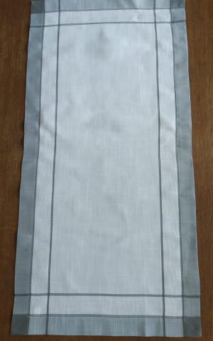 Bieżnik 60x120 w kolorze białym z popielatymi paskami