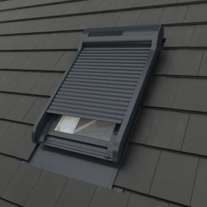 FAKRO 
Persiana exterior para ventanas de tejado ARZ Komfort Z-Wave Solar 107 RAL 7016