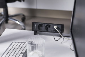 Mediaport SUPRA, czarny ( 2 x gniazdo + 1 x USB ładowarka )