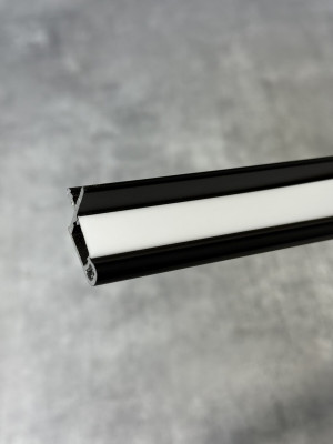 Listwa uchwytowa GOLA LED 270 , do górnych szafek wiszących, czarna, długość 4 mb