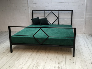 Łóżko metalowe loft Paro 140 x 200  ze stelażem