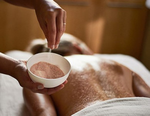 Prezent na Dzień Kobiet. Peeling na bazie Różowej Soli Himalajskiej Hammam