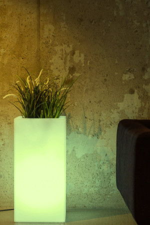  Wysoka donica podświetlana Monumo Tower Pot Light żarówka
RGB H:70