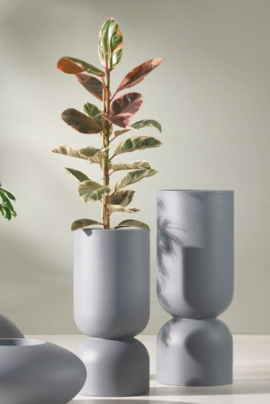 Zestaw wysokich donic ogrodowych kielich 2 szt. 65 i 80 cm szarych | Perfetto z półką | Monumo