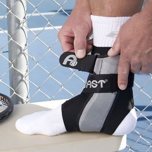 Sportowy anatomiczny stabilizator stawu skokowego Aircast A60 Ankle Brace (02T) z usztywniającymi łuskami, ukształtowanymi pod kątem 60°