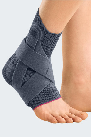 Stabilizator uciskowy stawu skokowego z pasem oplatającym staw skokowy Levamed® Active