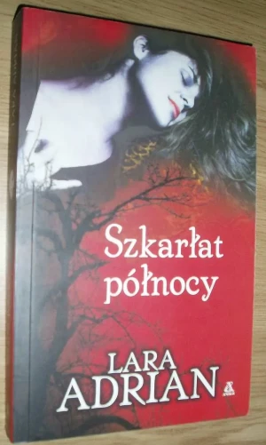 Szkarłat północy - Lara Adrian - książka