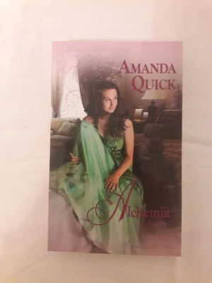 Alchemia - Amanda Quick - książka