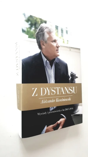 Z dystansu - wybór Bartosz Rydliński - książka