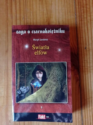 SAGA O CZARNOKSIĘZNIKU TOM 6 ŚWIATŁA ELFÓW - Margit Sandemo - książka