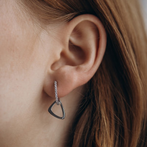 Kolczyki srebrne wiszące z cyrkoniami