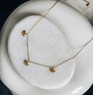 Naszyjnik pozłacany z wachlarzami