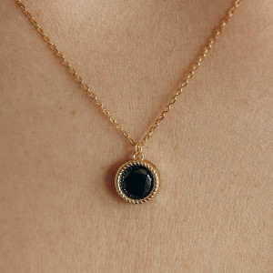 Naszyjnik pozłacany z czarnym kamieniem
