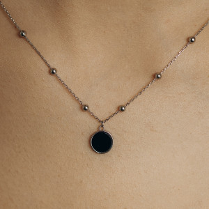 Naszyjnik srebrny z czarnym kamieniem
