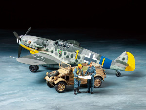 Samolot Messerschmitt Bf109 G-6 i Kubelwagen