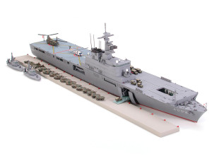 Okręt desantowy JDS JMSDF LST-4002 Shimokita