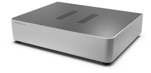 Isotek V5 Elektra - Sølv Demo Strømfilter, 6 Uttak, Med Initium Kabel