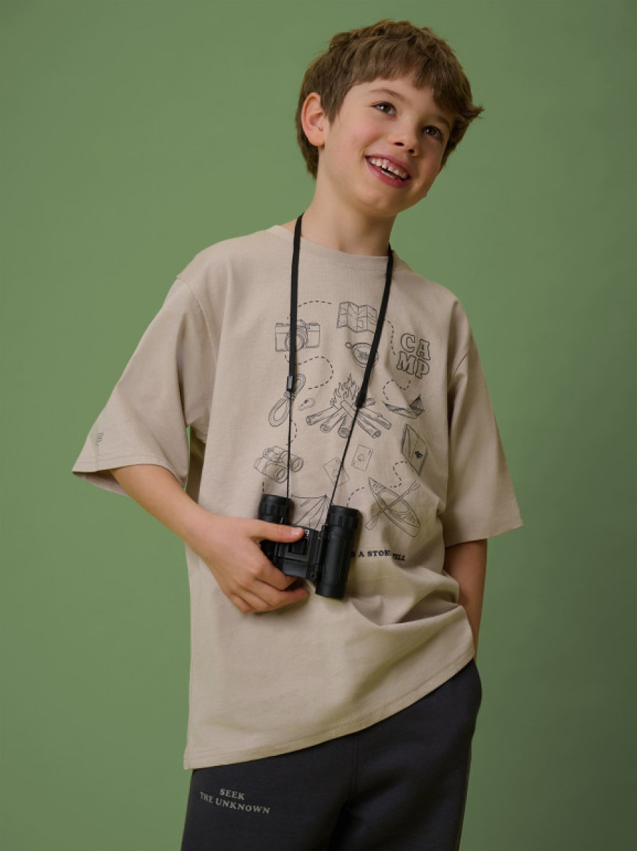 Chłopięcy t-shirt z nadrukiem 4F 4FJRSS26TTSHM3697 - beżowy