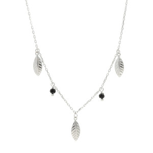 Naszyjnik z onyksami trzy listki choker