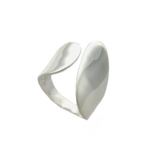 Efektowny pierścionek gładkie srebro