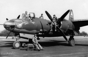ICM 48327 - Airfield of the American bomber group