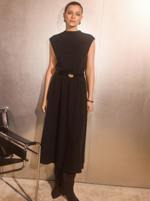 Mohito - Midikleid mit Gürtel - Schwarz - XS